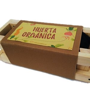 Huerta de especias en cajón de madera